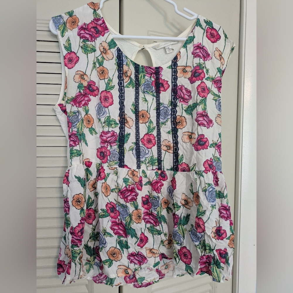 LC Lauren Conrad Floral Lace Trim Blouse